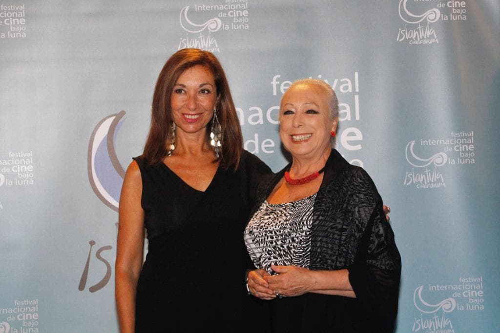 Cristina Hoyos y Mercedes Hoyos