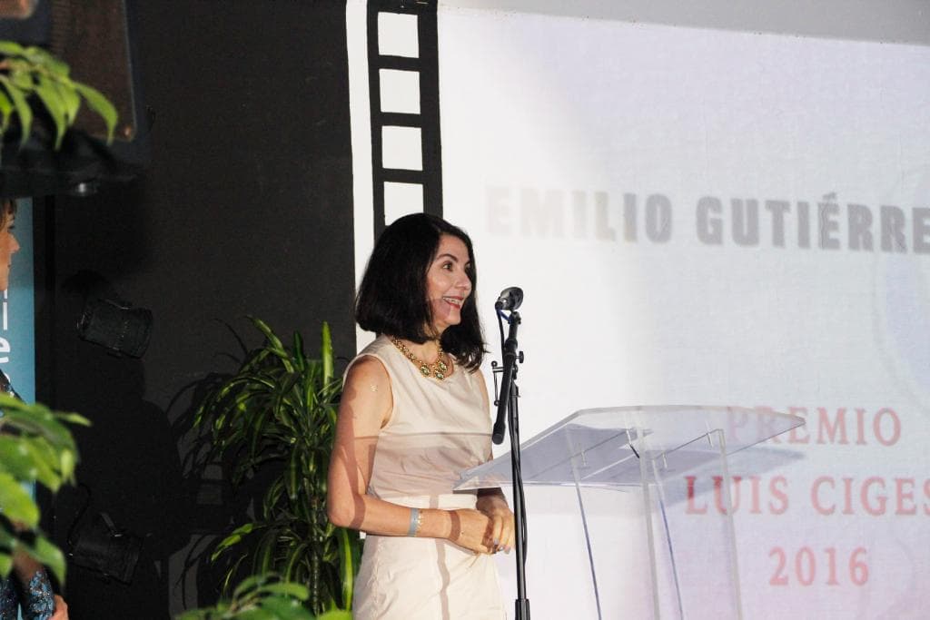 Ana Fernández en su emotivo discurso en honor a Emilio Gutiérrez Caba