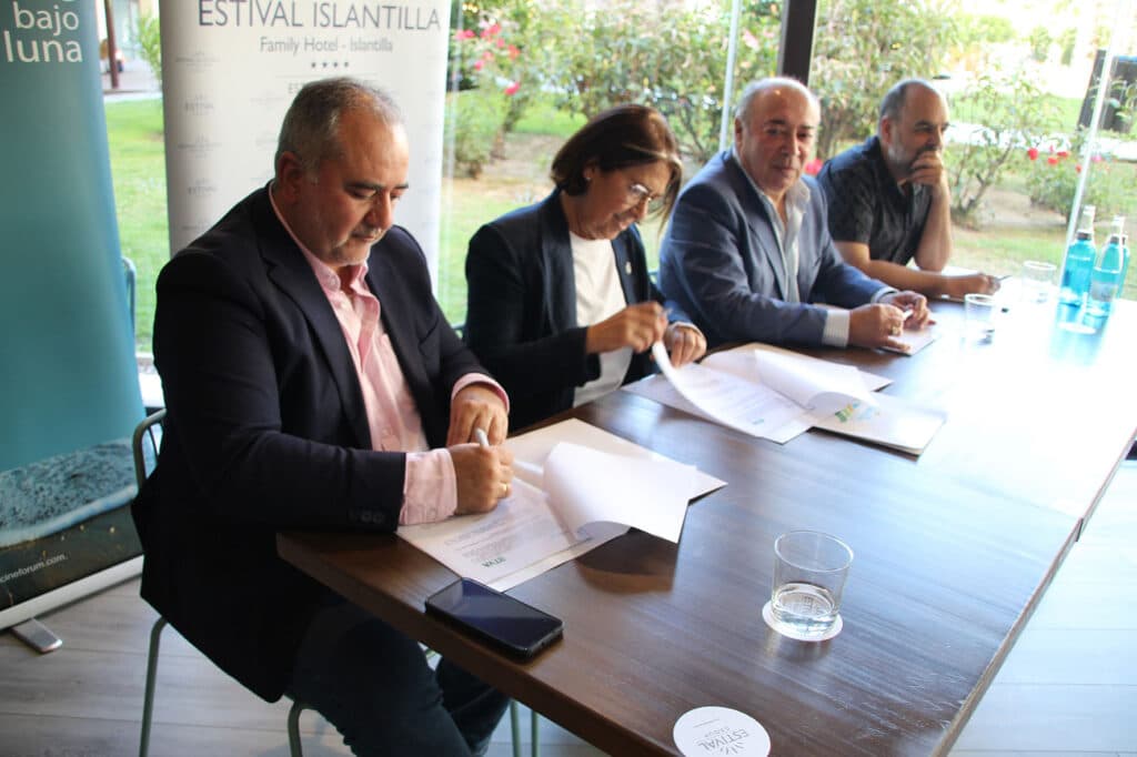 Renovacion Convenio Canal Sur y Festival de Islantilla Norberto Javier