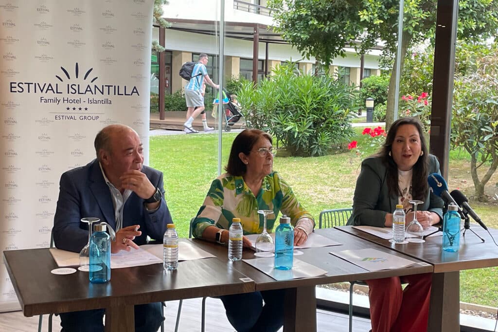 Reunión en el hotel estival islantilla