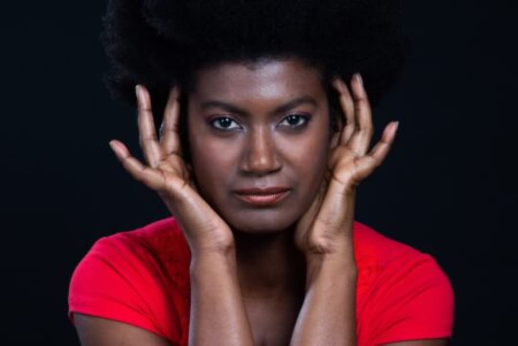 Fotografía de la actriz Kenia Mestre