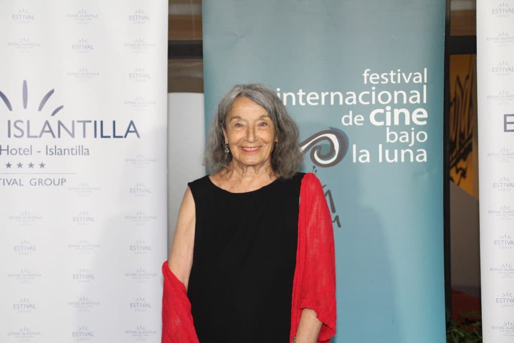 Petra Martinez con el Premio Luis Ciges 2024